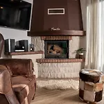 Luxury Retreat & *