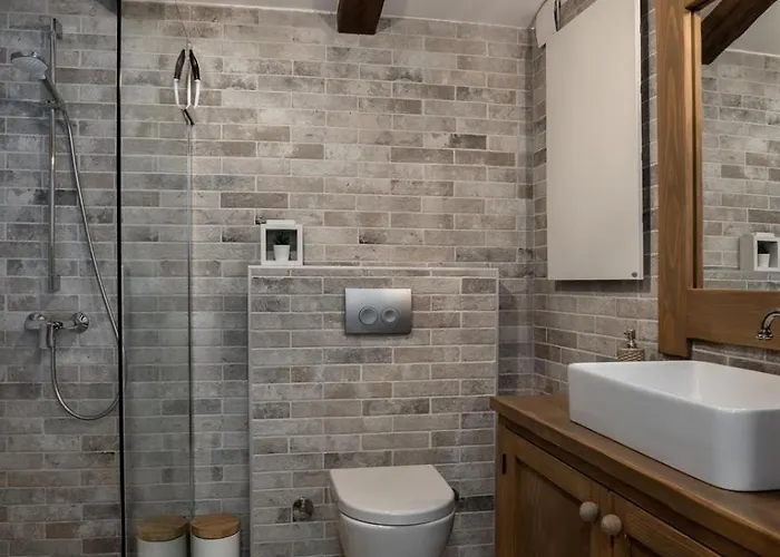 Luxury Retreat & *