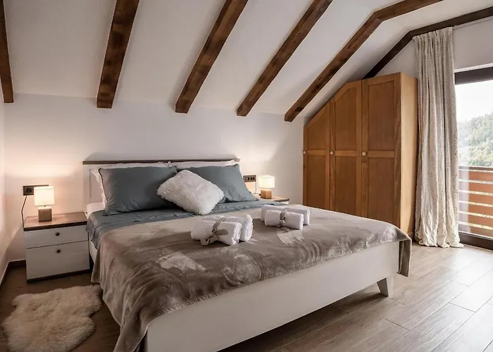 Luxury Retreat & *